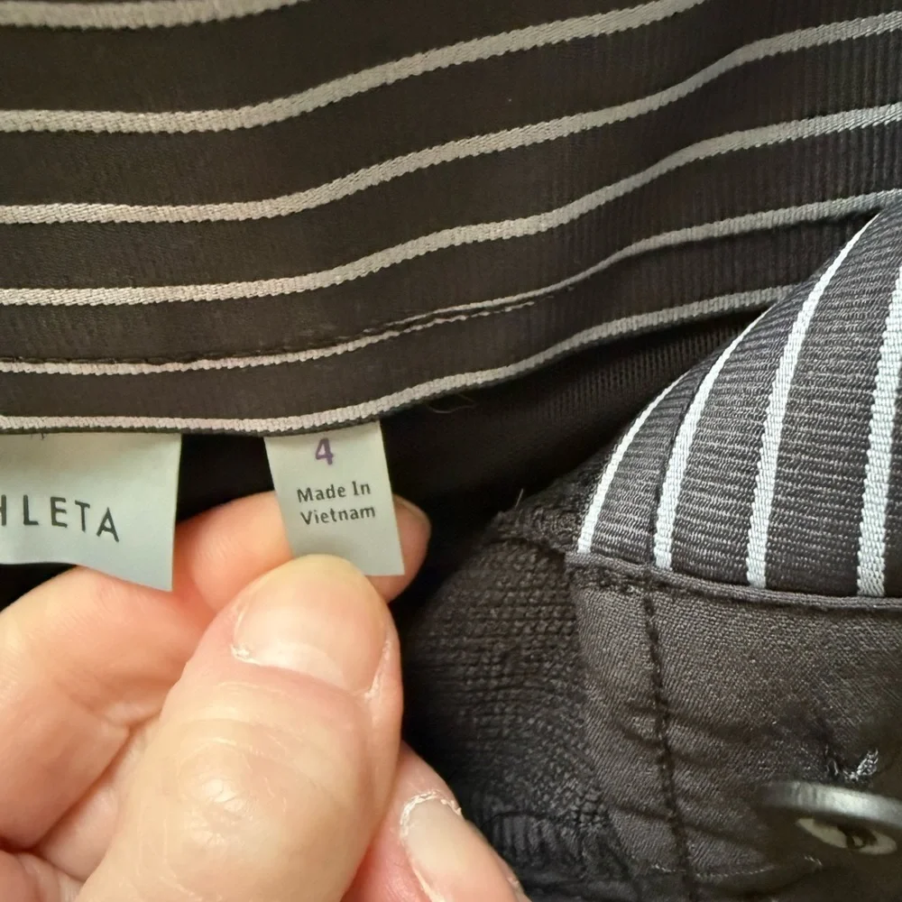 Athleta Wander Utility pant in black and size 4. - Picture 11 of 13